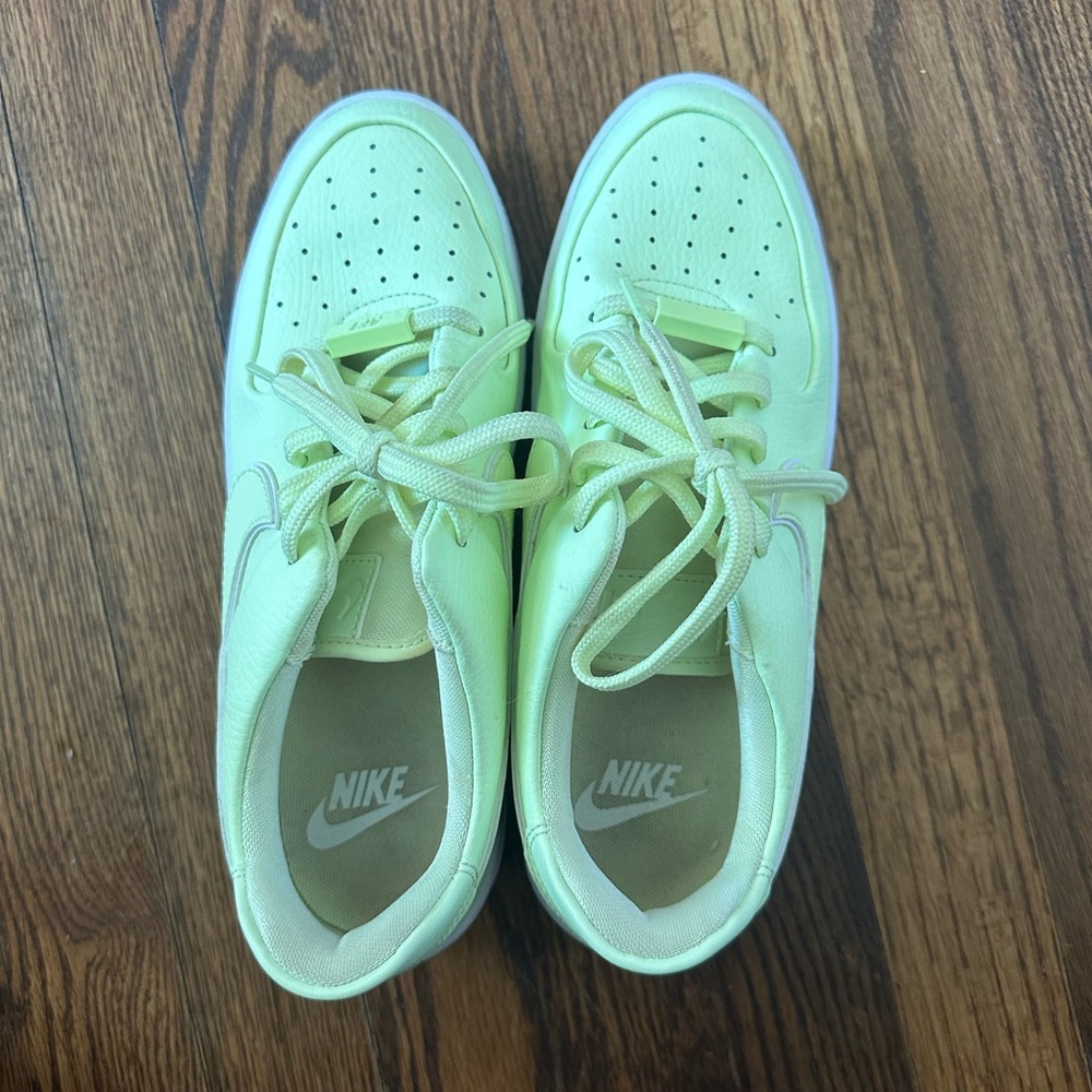 Nike AF1 Yellow Sneakers